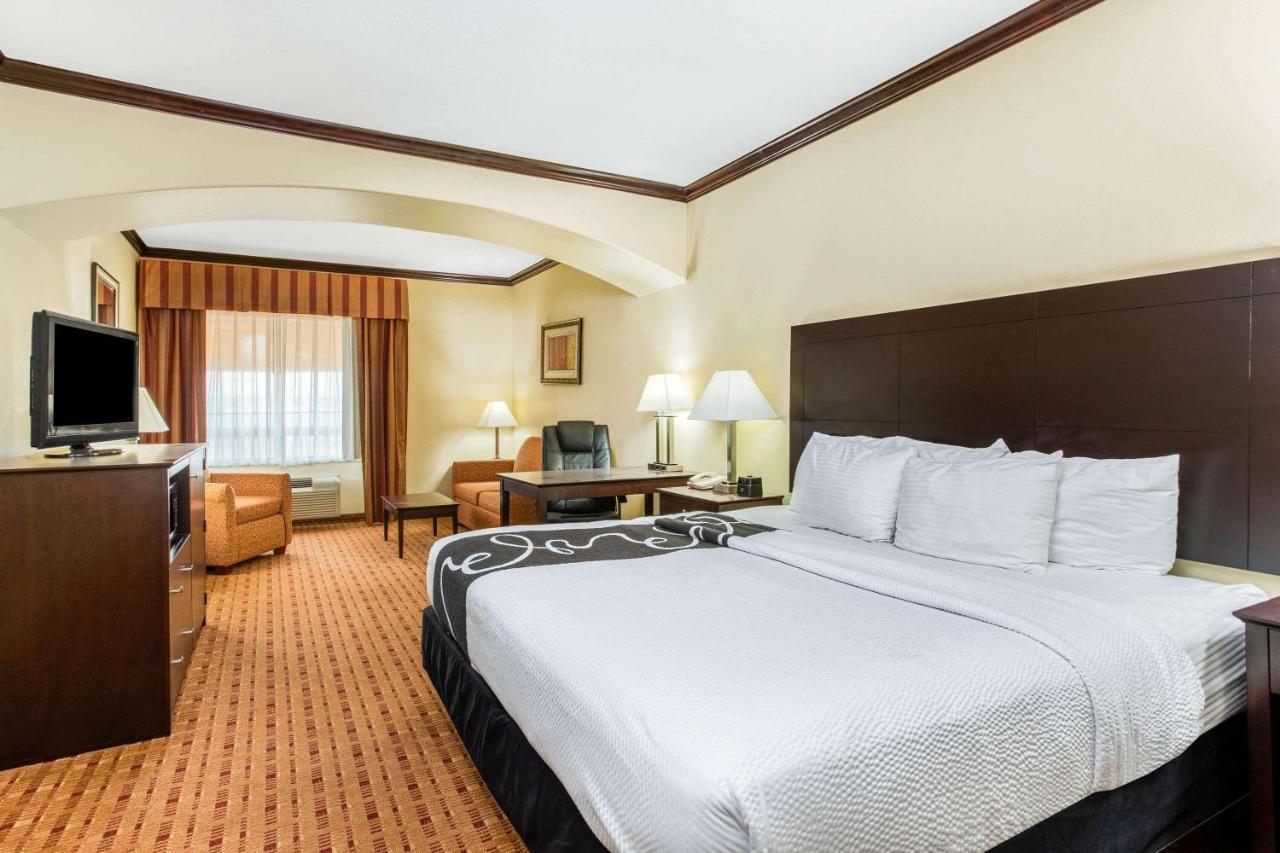 La Quinta By Wyndham Hotel